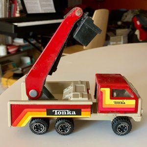 Vintage Tonka LIft Truck